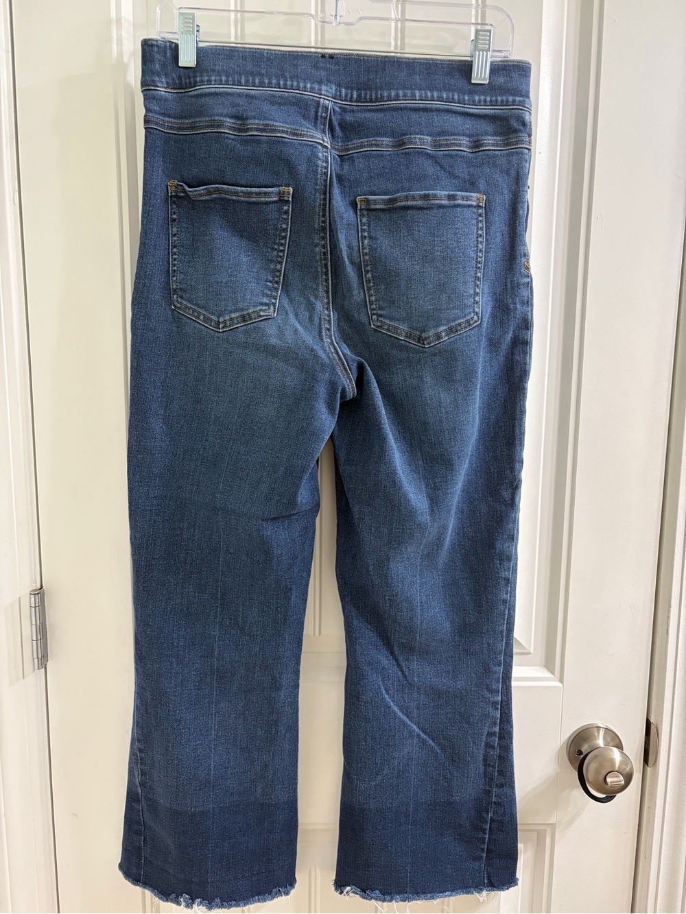 SPANX Jean-ish Cropped Kick Flare Jeans Sz L - Picture 8 of 8